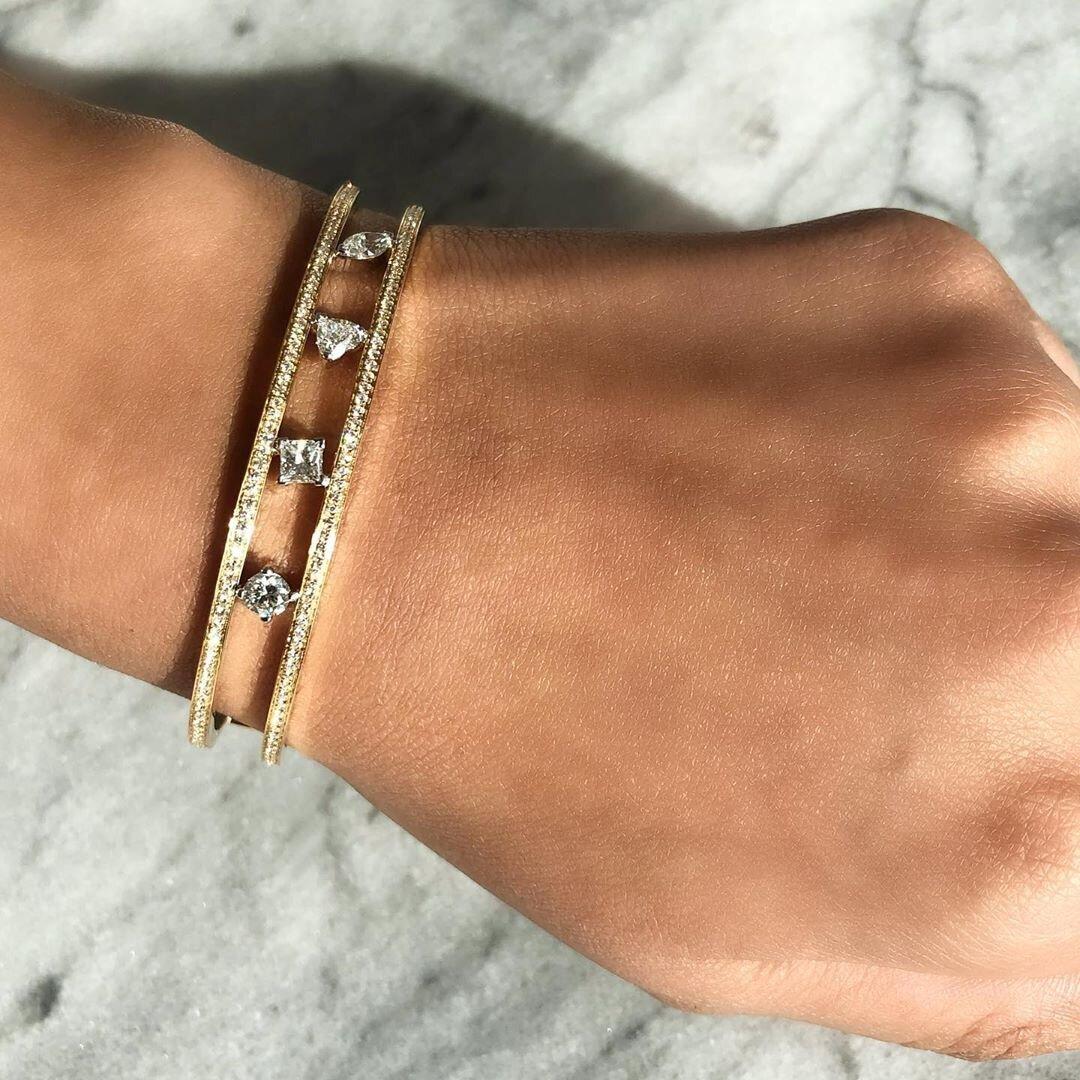 Linear Floating Bracelet